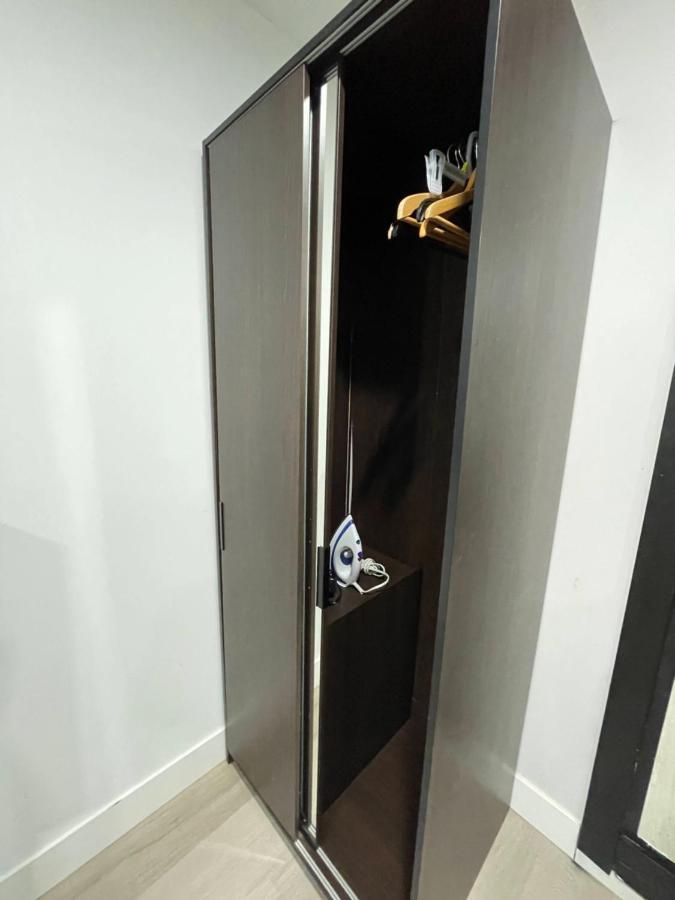 Modern & Luxurious Suites In เซอร์รีย์ ภายนอก รูปภาพ
