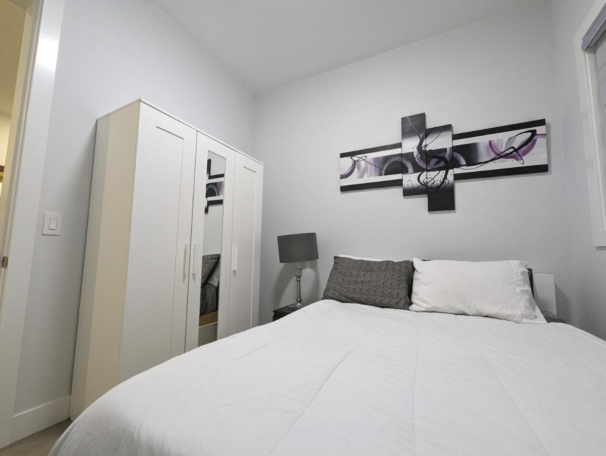 Modern & Luxurious Suites In เซอร์รีย์ ภายนอก รูปภาพ