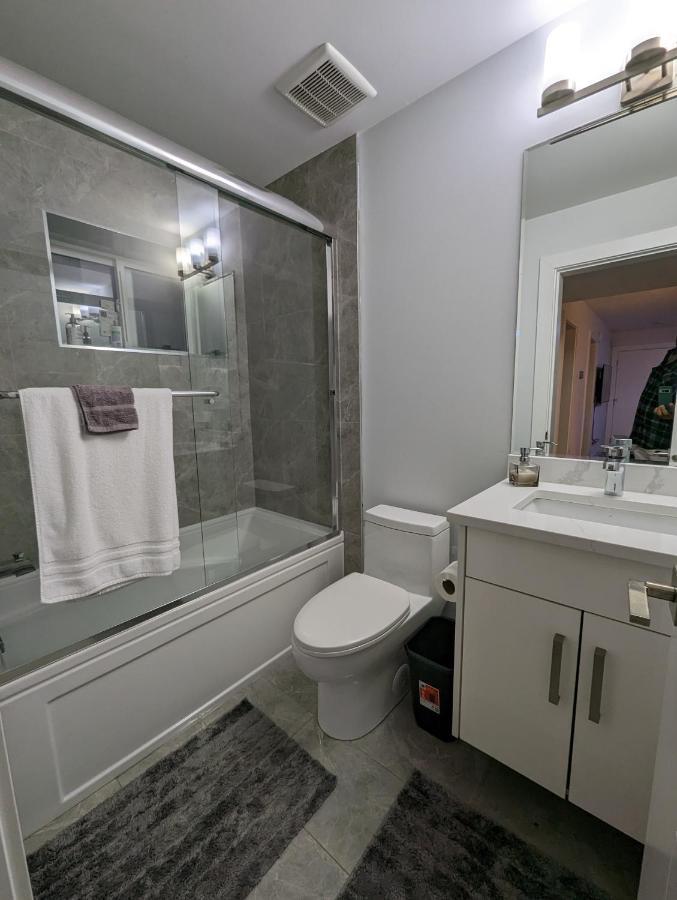 Modern & Luxurious Suites In เซอร์รีย์ ภายนอก รูปภาพ