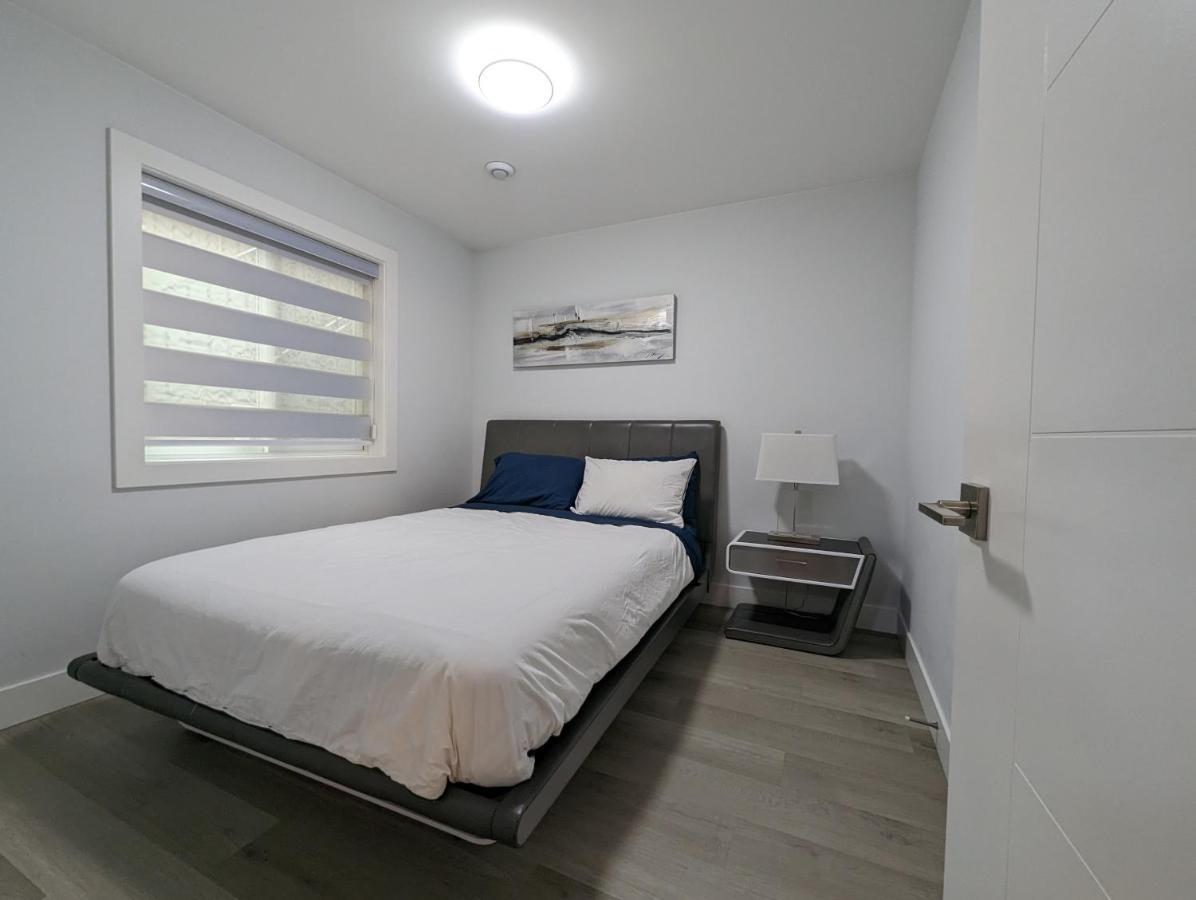 Modern & Luxurious Suites In เซอร์รีย์ ภายนอก รูปภาพ