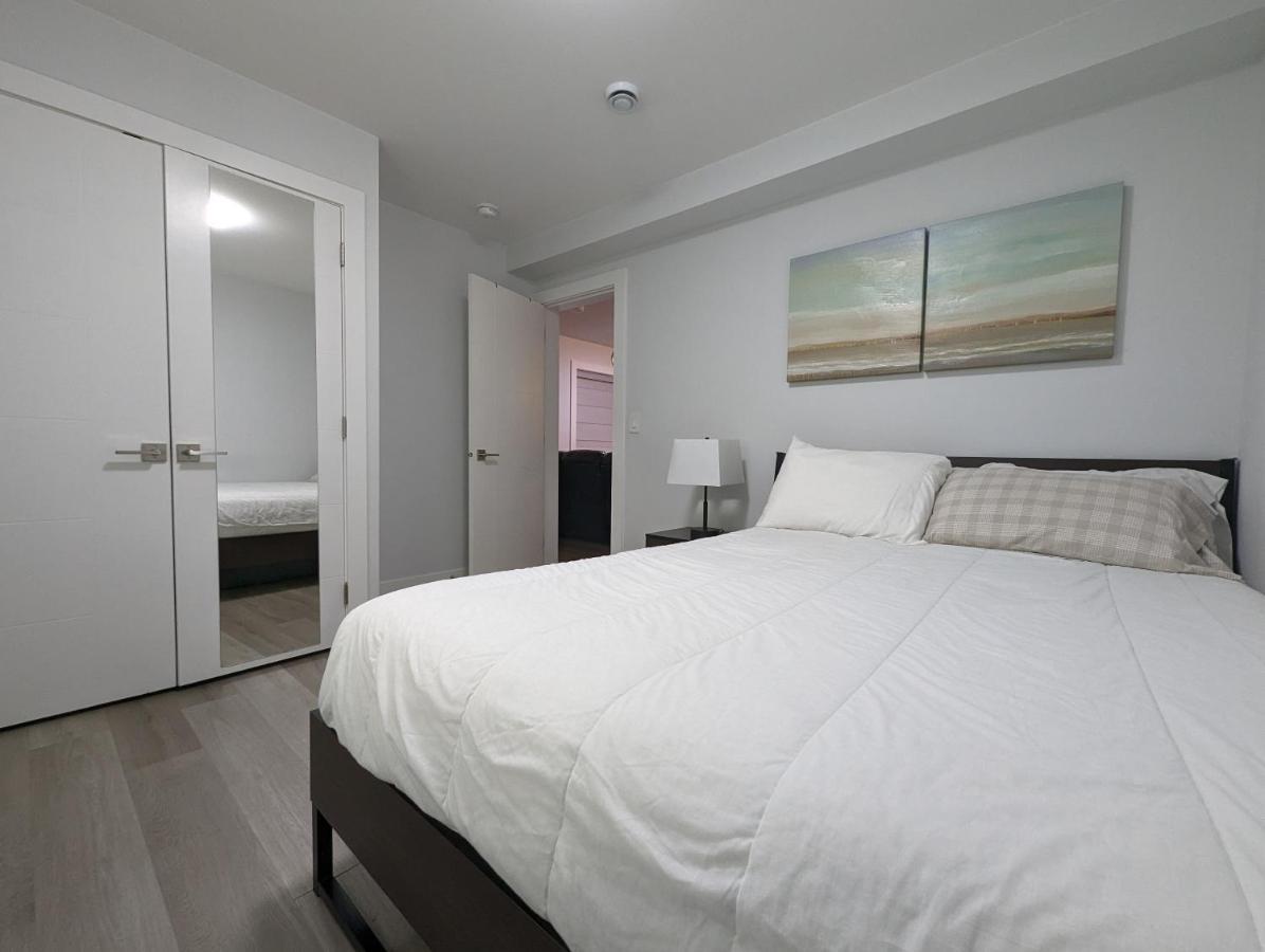 Modern & Luxurious Suites In เซอร์รีย์ ภายนอก รูปภาพ